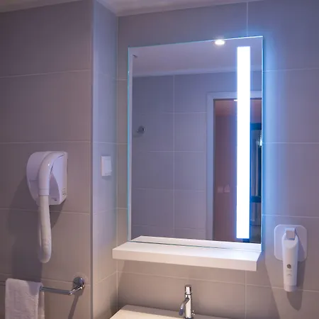 Hotel Easyhotel 2*