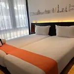 Hotel Easyhotel 2*