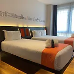 Easyhotel