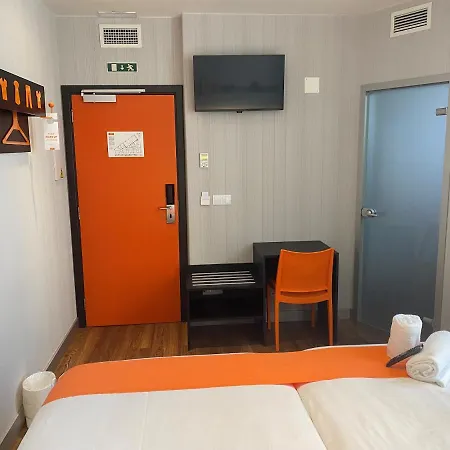 酒店 Easyhotel 2*