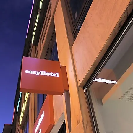 Easyhotel فندق