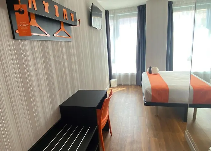 Easyhotel Hotel