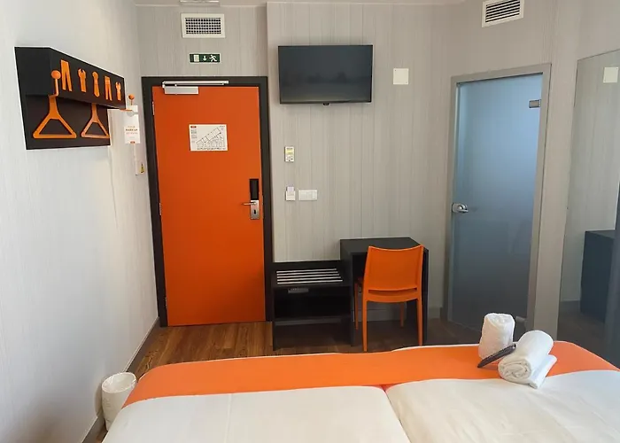 Hotel Easyhotel 2*