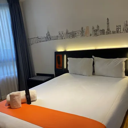 Easyhotel