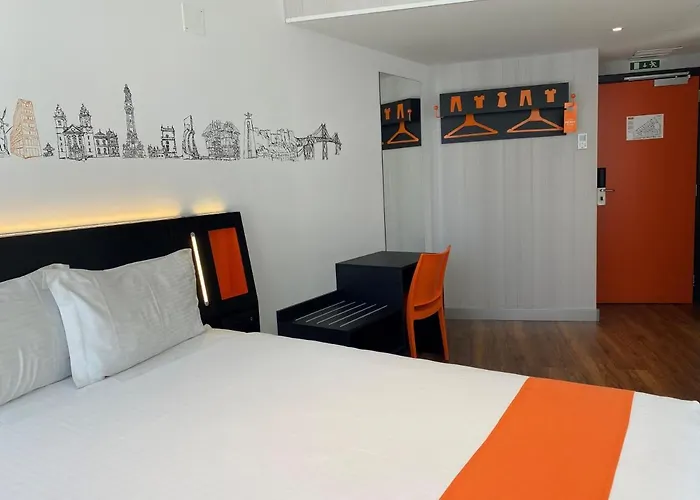 Easyhotel