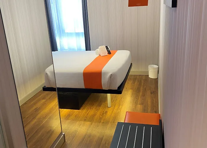 Easyhotel Hotel 2*
