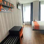 Easyhotel Hotell