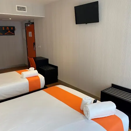 Szálloda Easyhotel 2*