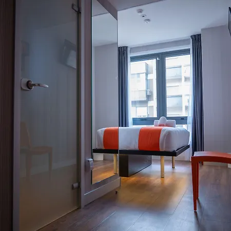 Ξενοδοχείο Easyhotel 2*