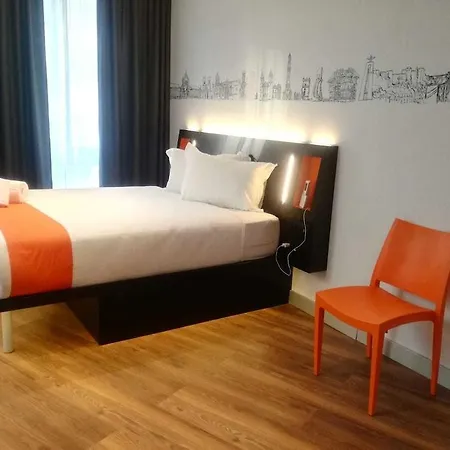 Easyhotel
