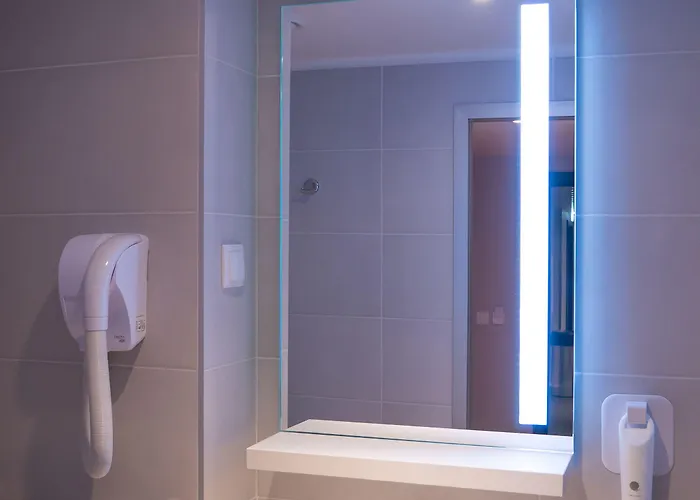 Ξενοδοχείο Easyhotel 2*